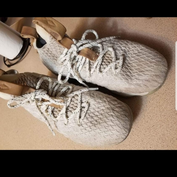 Lebron James ghost bball shoes - Picture 3 of 4